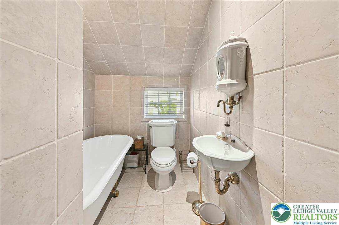 1194 Street Road Property Photo 33
