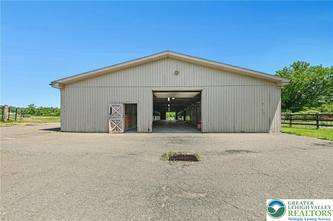 1194 Street Road Property Photo 40