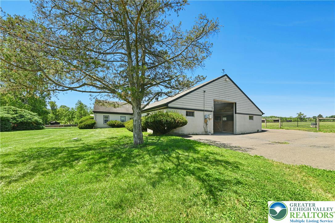 1194 Street Road Property Photo 43