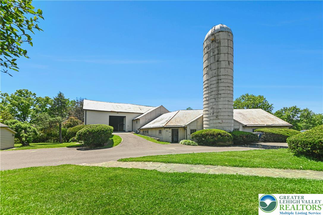 1194 Street Road Property Photo 47