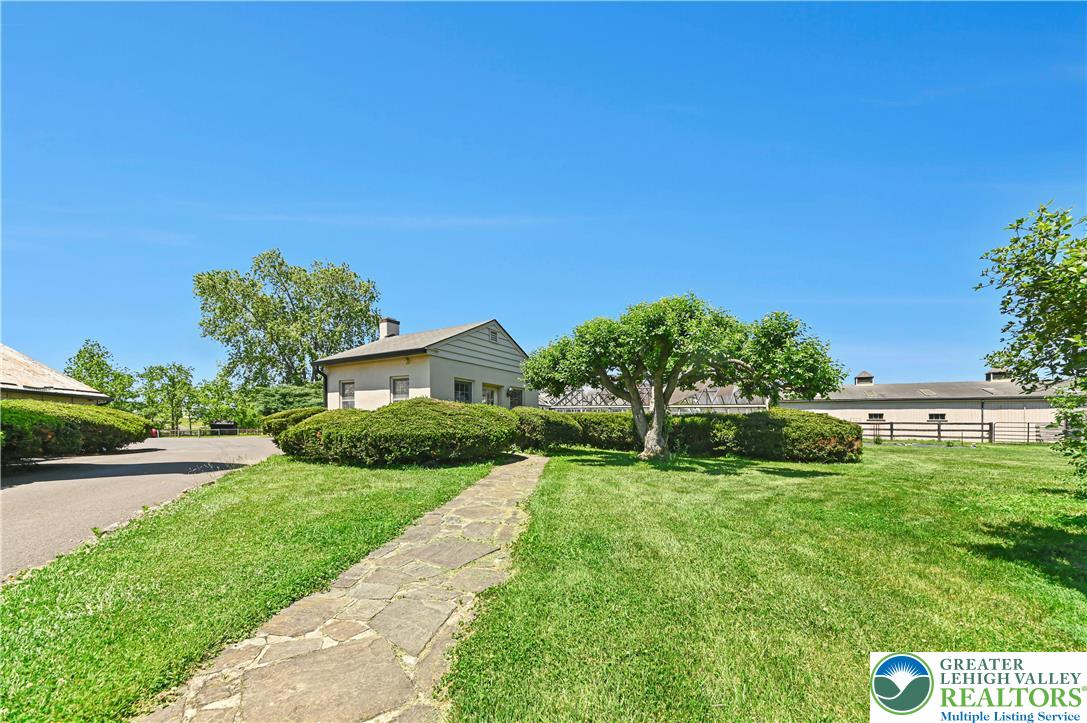 1194 Street Road Property Photo 48