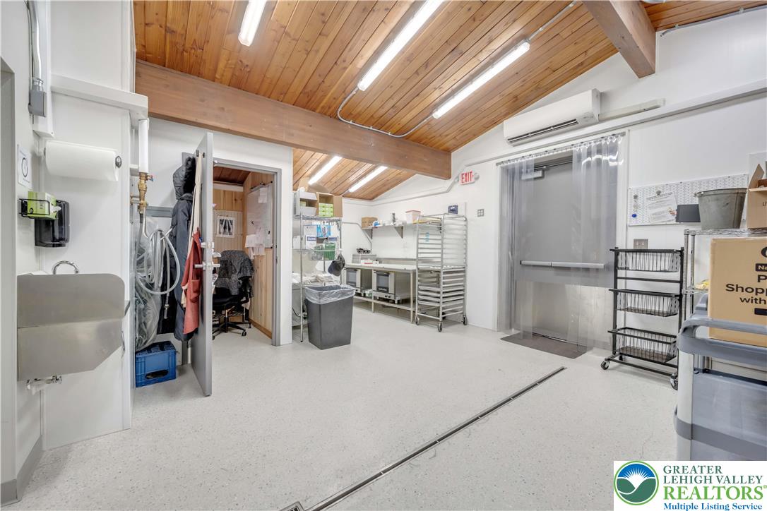67 Park Avenue Property Photo 17