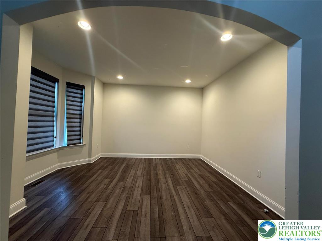37 Saddle Lane Property Photo 11