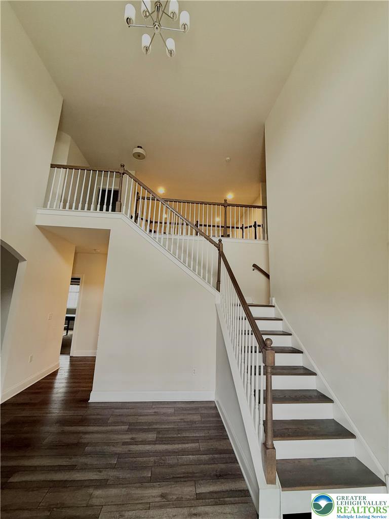 37 Saddle Lane Property Photo 12