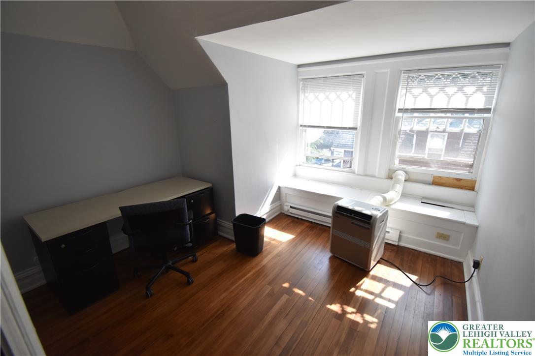 700 Hamilton Street 2 Property Photo 13