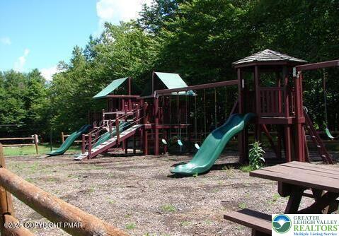 103 Ridge Drive Property Photo 8