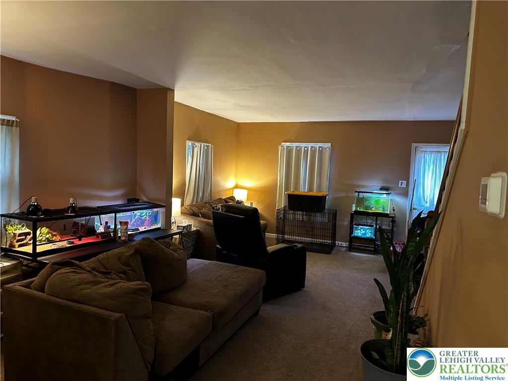 134 East High Street Property Photo 8