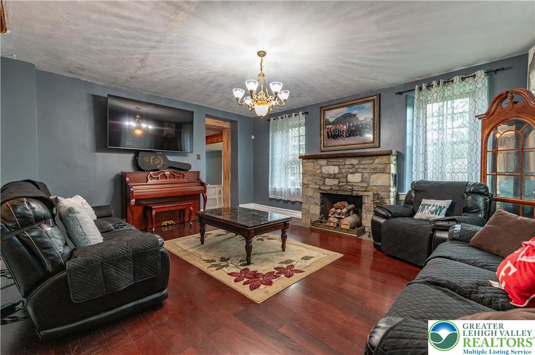 2485 Hieter Road Property Photo 4
