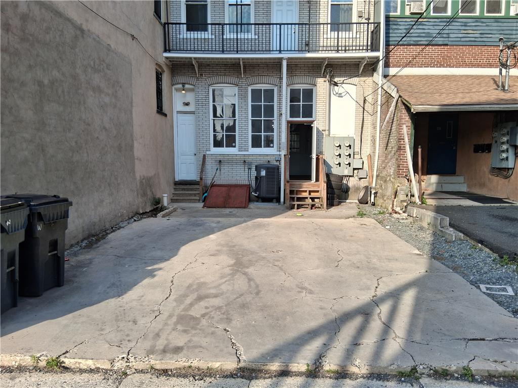 660 Main Street Property Photo 7