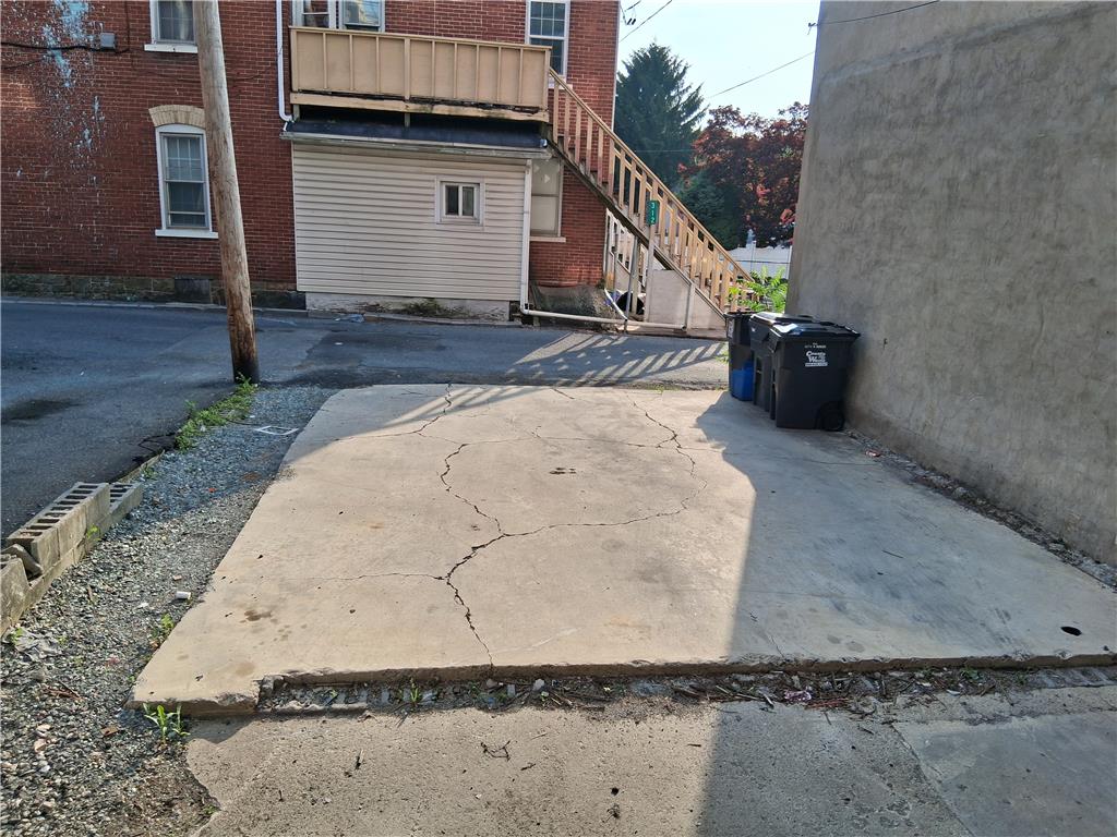 660 Main Street Property Photo 8