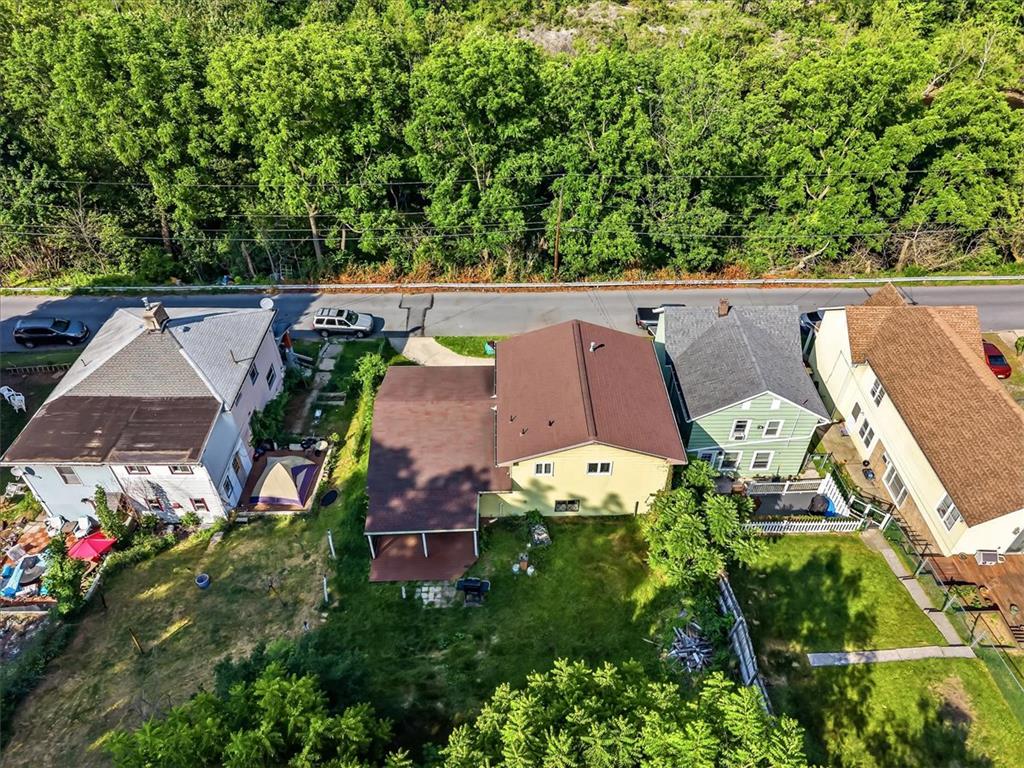 2230 North Lehigh Avenue Property Photo 3