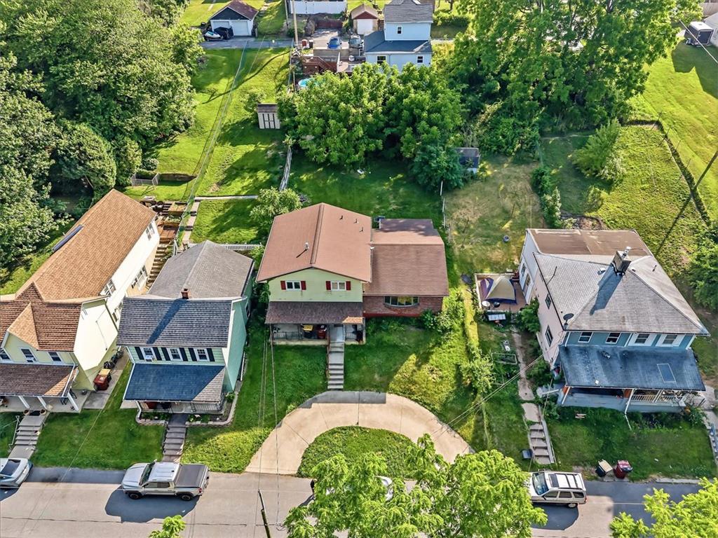 2230 North Lehigh Avenue Property Photo 6