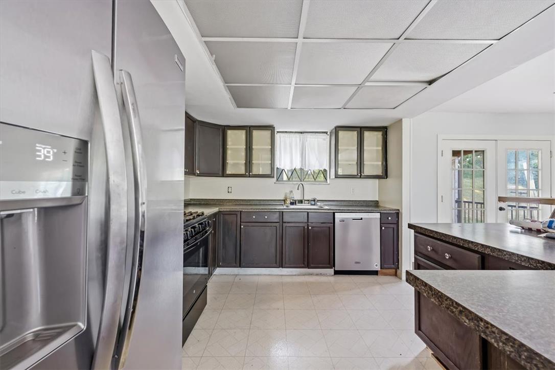 2230 North Lehigh Avenue Property Photo 44