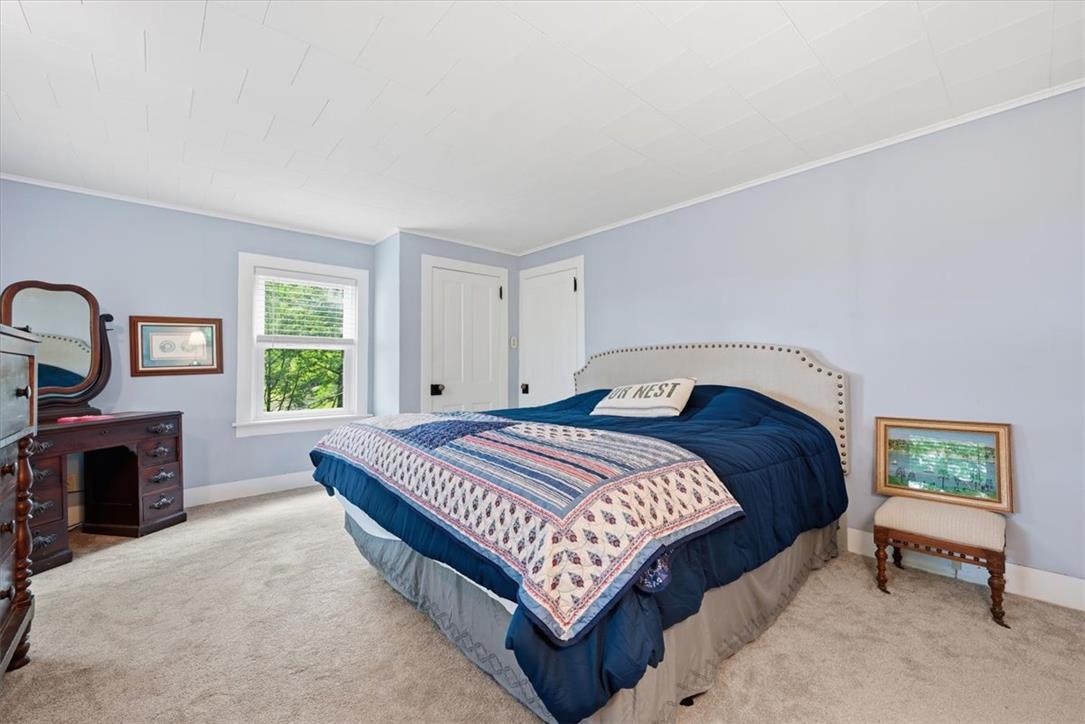 90 Oak Lane Property Photo 36