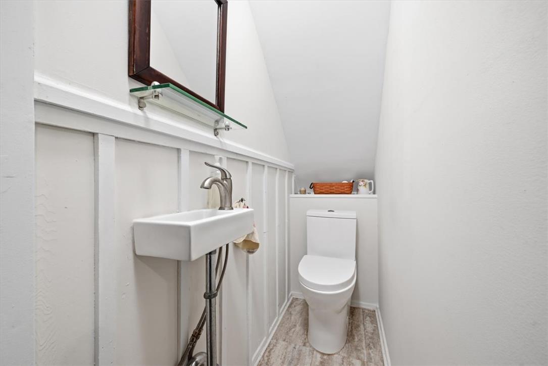 90 Oak Lane Property Photo 37