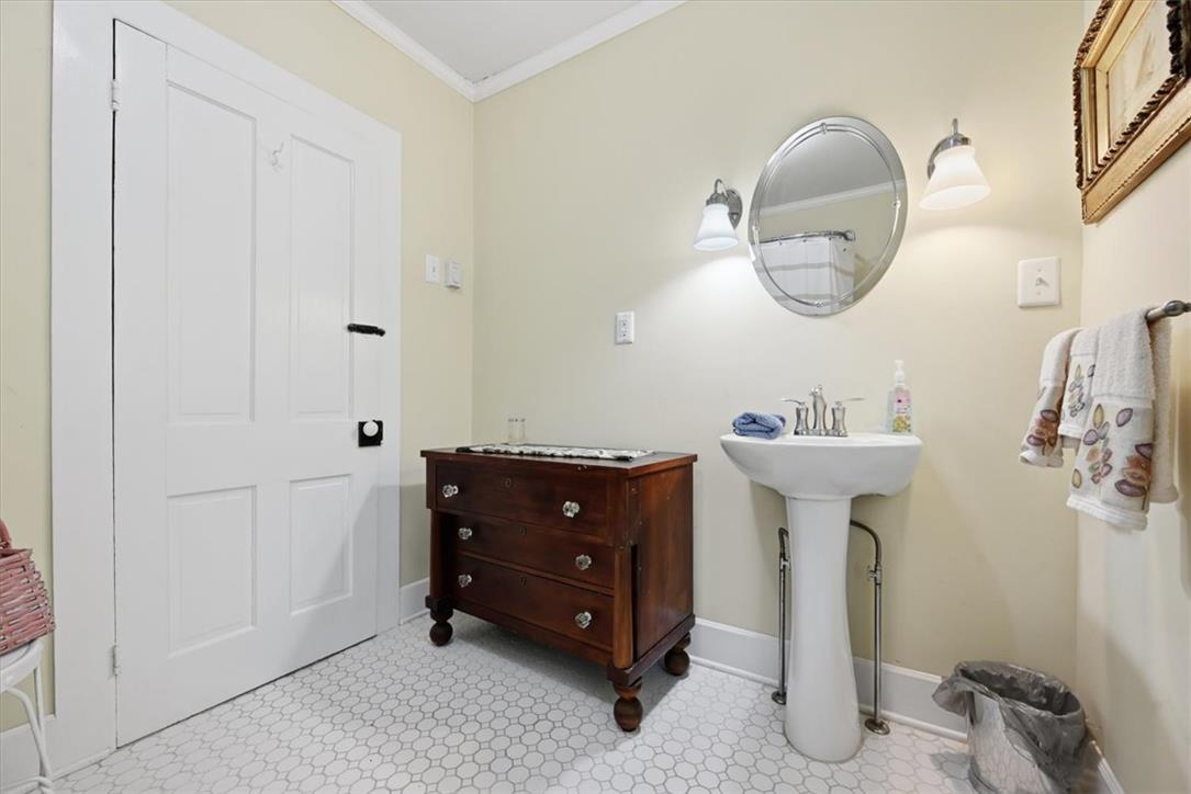 90 Oak Lane Property Photo 45