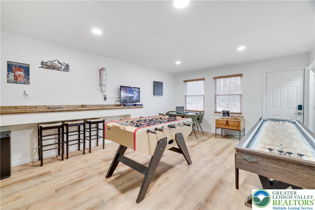 18 New Birch Street Property Photo 5