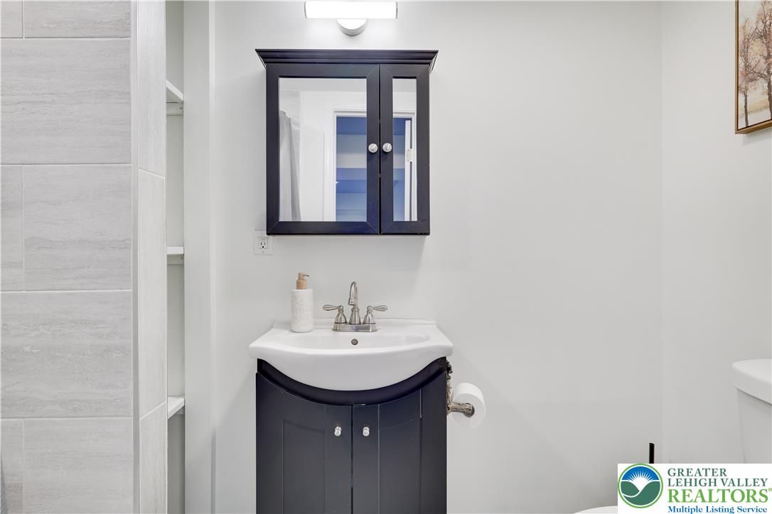 18 New Birch Street Property Photo 8