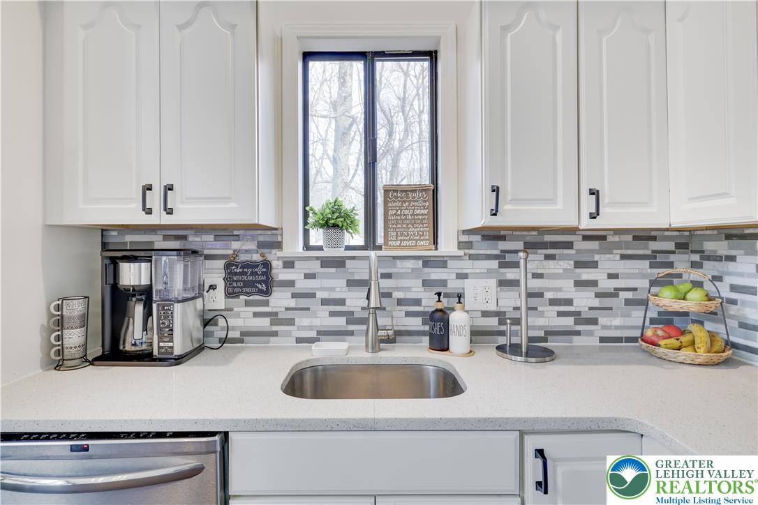 18 New Birch Street Property Photo 10