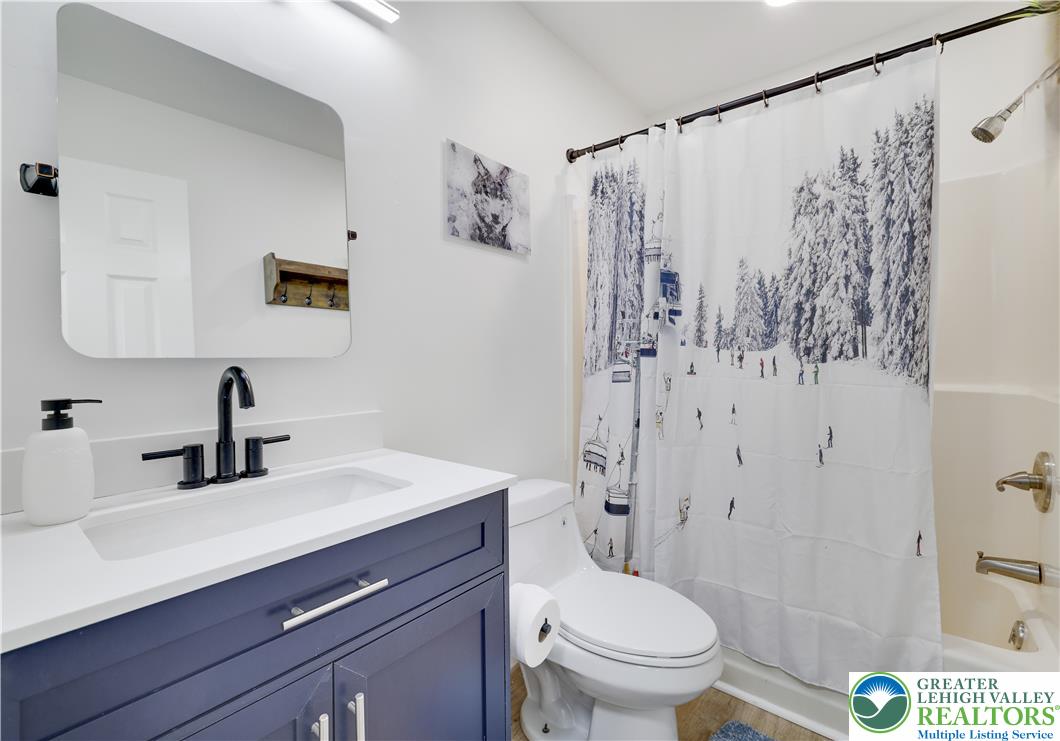 18 New Birch Street Property Photo 13