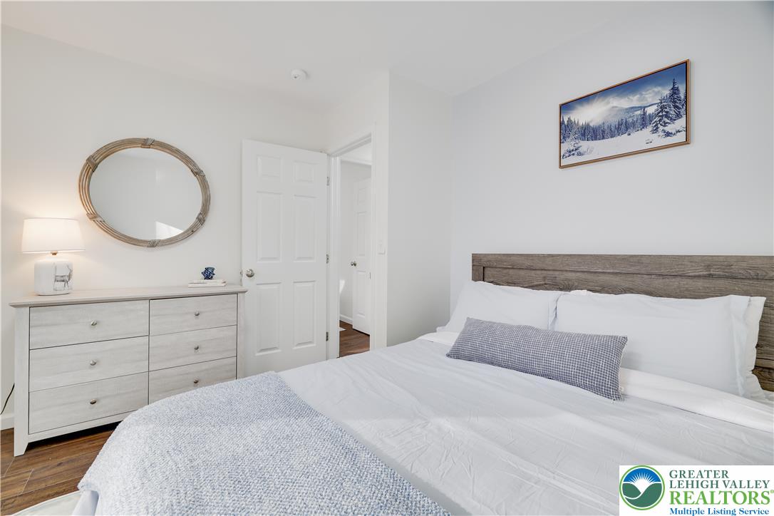 18 New Birch Street Property Photo 17