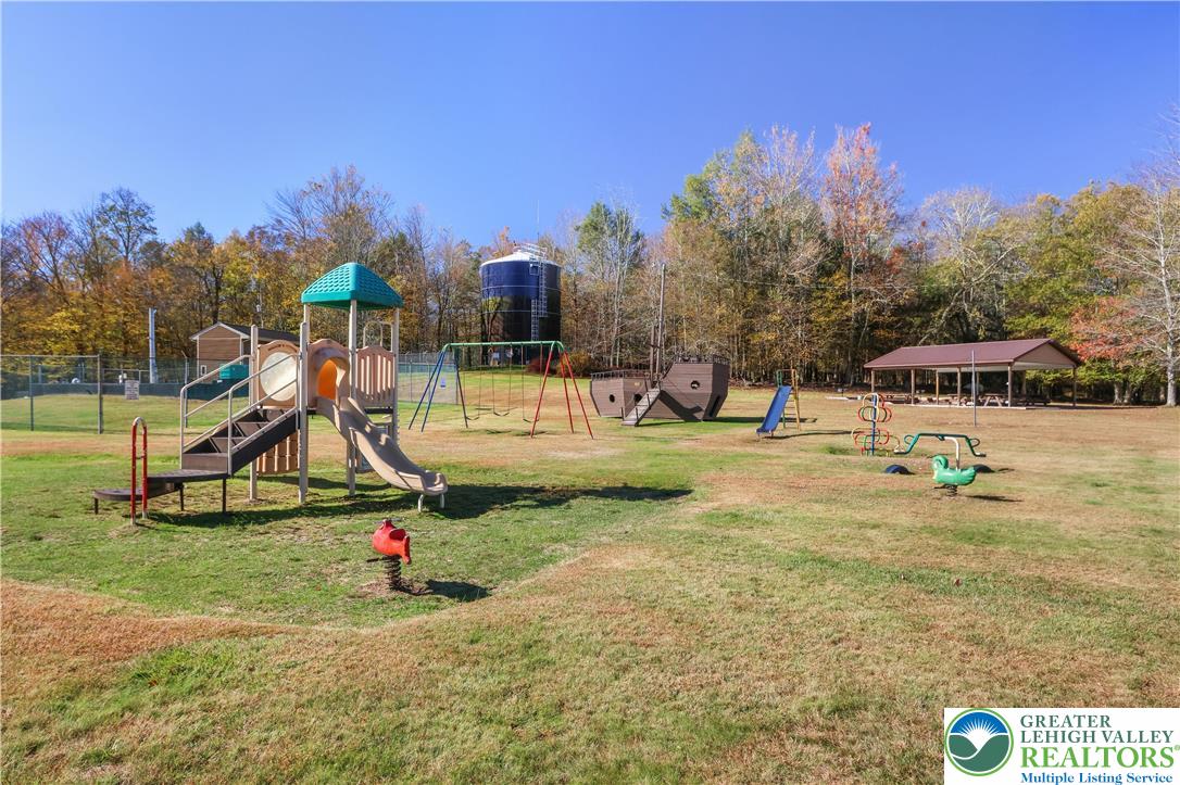 Cygnus Road Property Photo 6