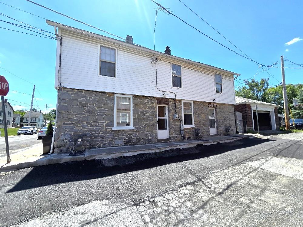 Pearl Street 526, 526 1/2, 528 Property Photo 1
