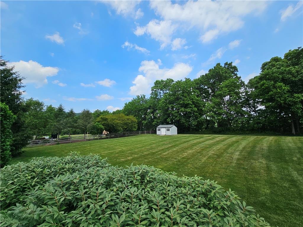 115 Fox Run Property Photo 2