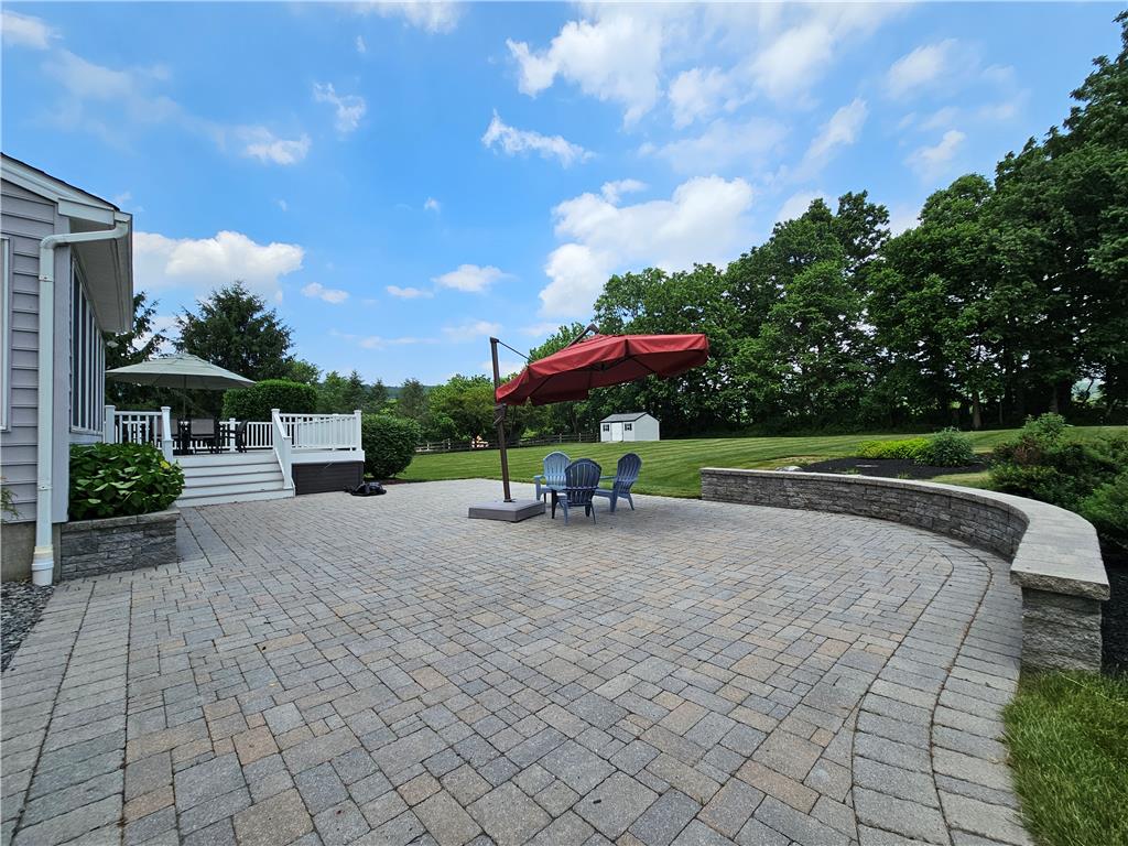 115 Fox Run Property Photo 3