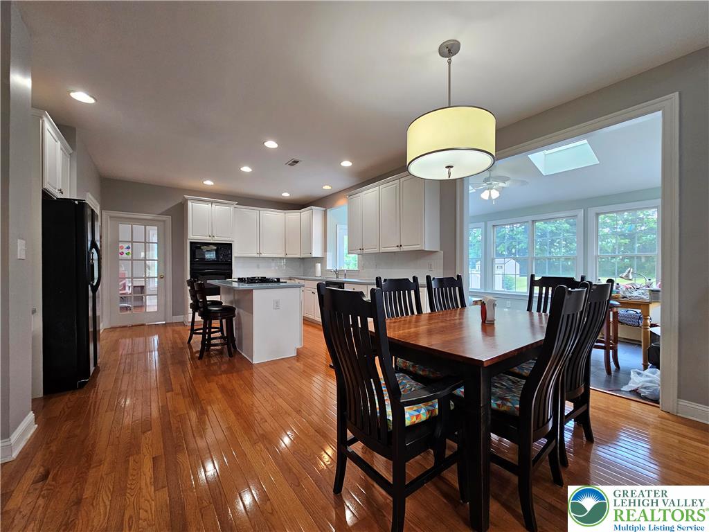 115 Fox Run Property Photo 8