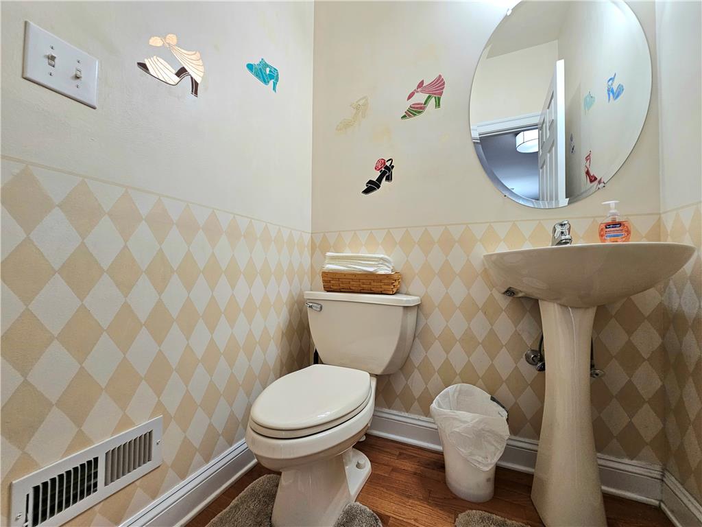 115 Fox Run Property Photo 11