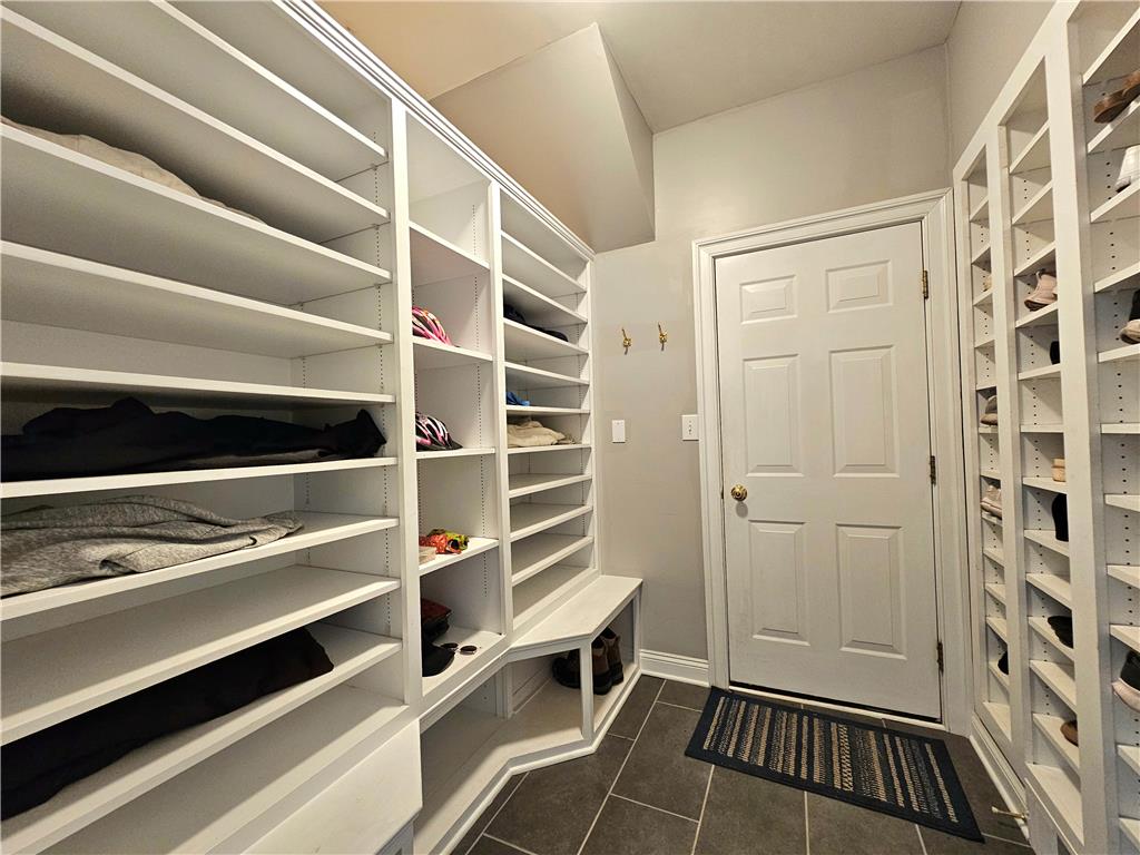 115 Fox Run Property Photo 12