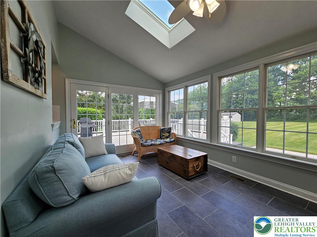 115 Fox Run Property Photo 14