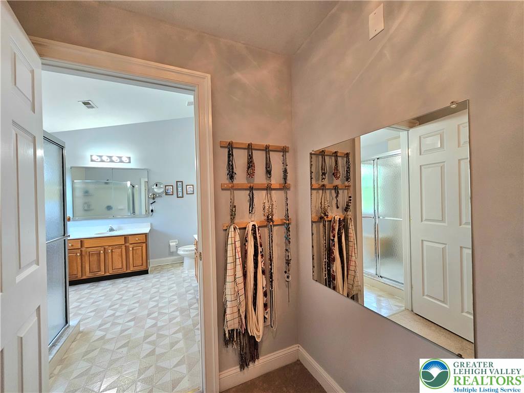 115 Fox Run Property Photo 23
