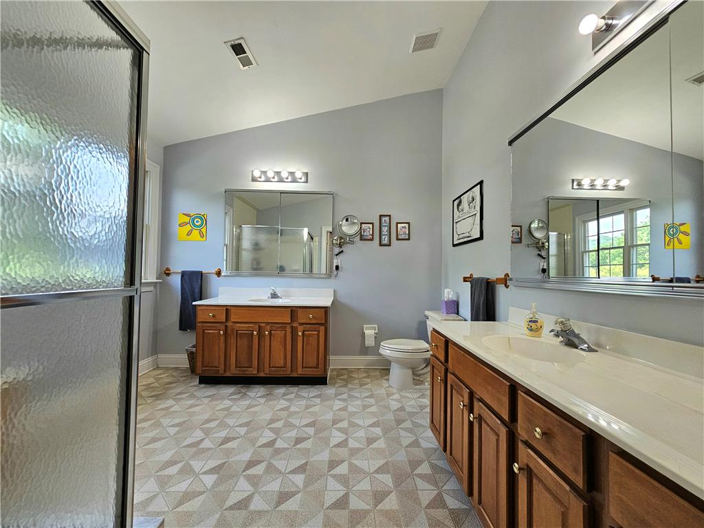 115 Fox Run Property Photo 24