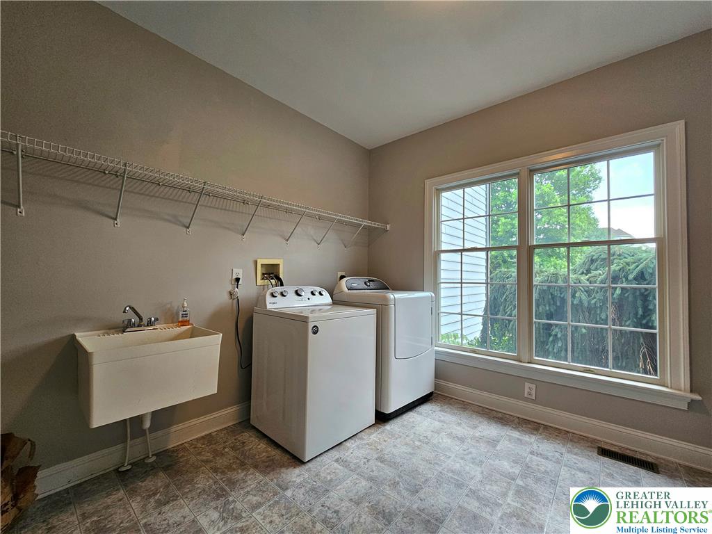 115 Fox Run Property Photo 32