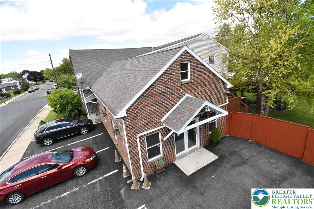 424 Grape Street Property Photo 1