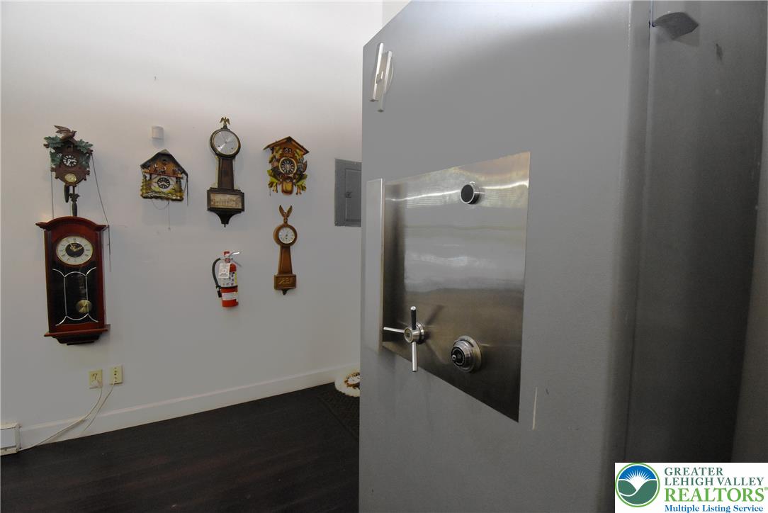 424 Grape Street Property Photo 17
