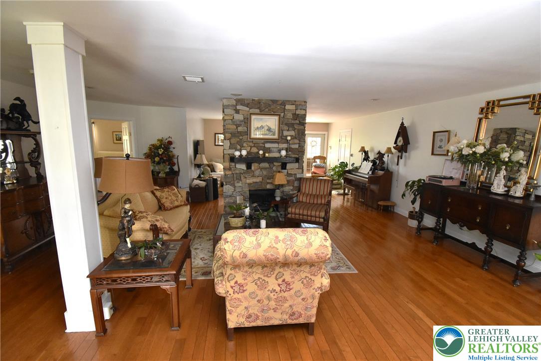 424 Grape Street Property Photo 35