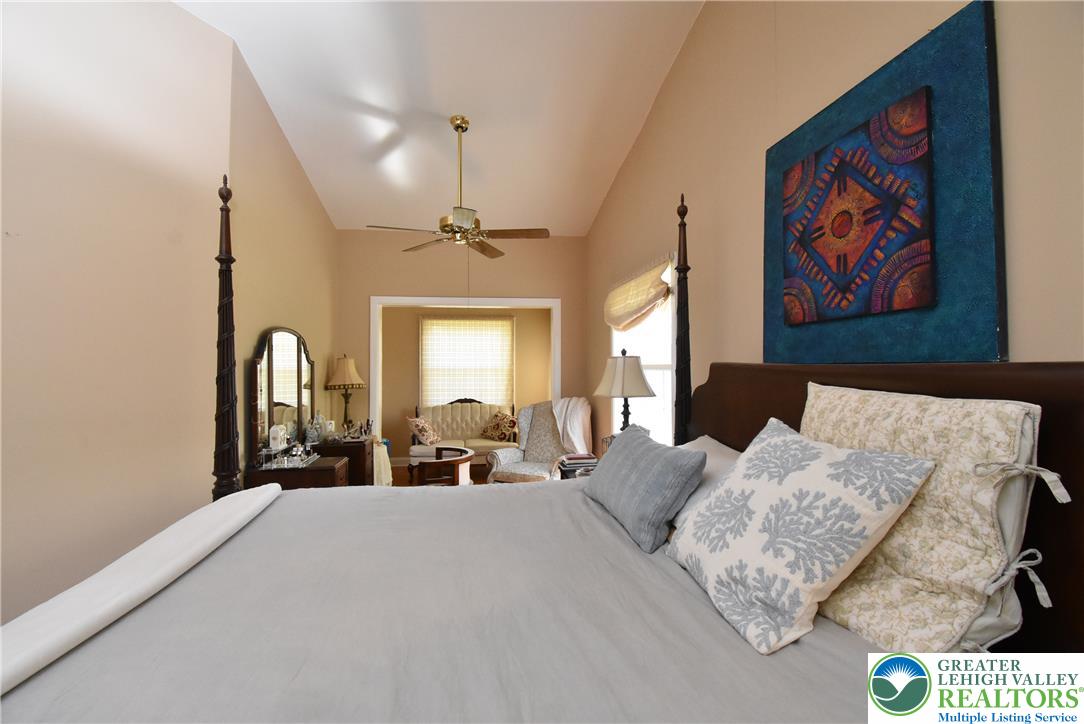 424 Grape Street Property Photo 45