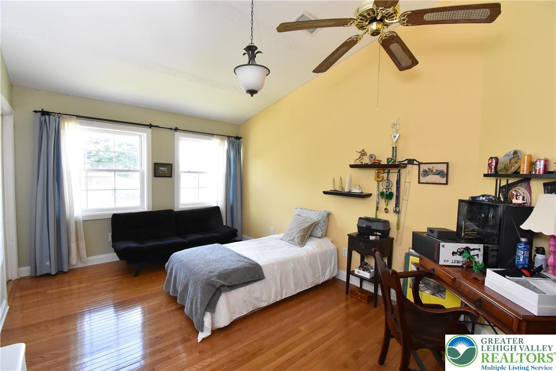 424 Grape Street Property Photo 52
