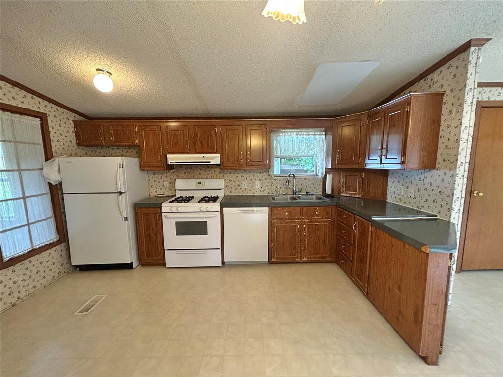 38 Ahearn Property Photo 9