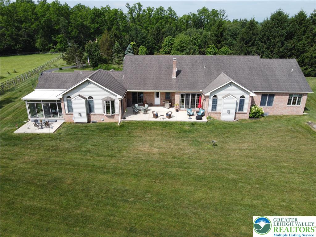 1084 Old School Rd Property Photo 7