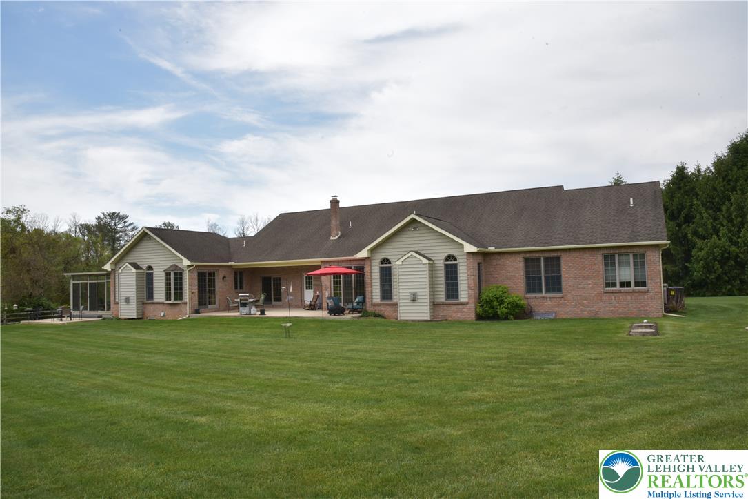 1084 Old School Rd Property Photo 16