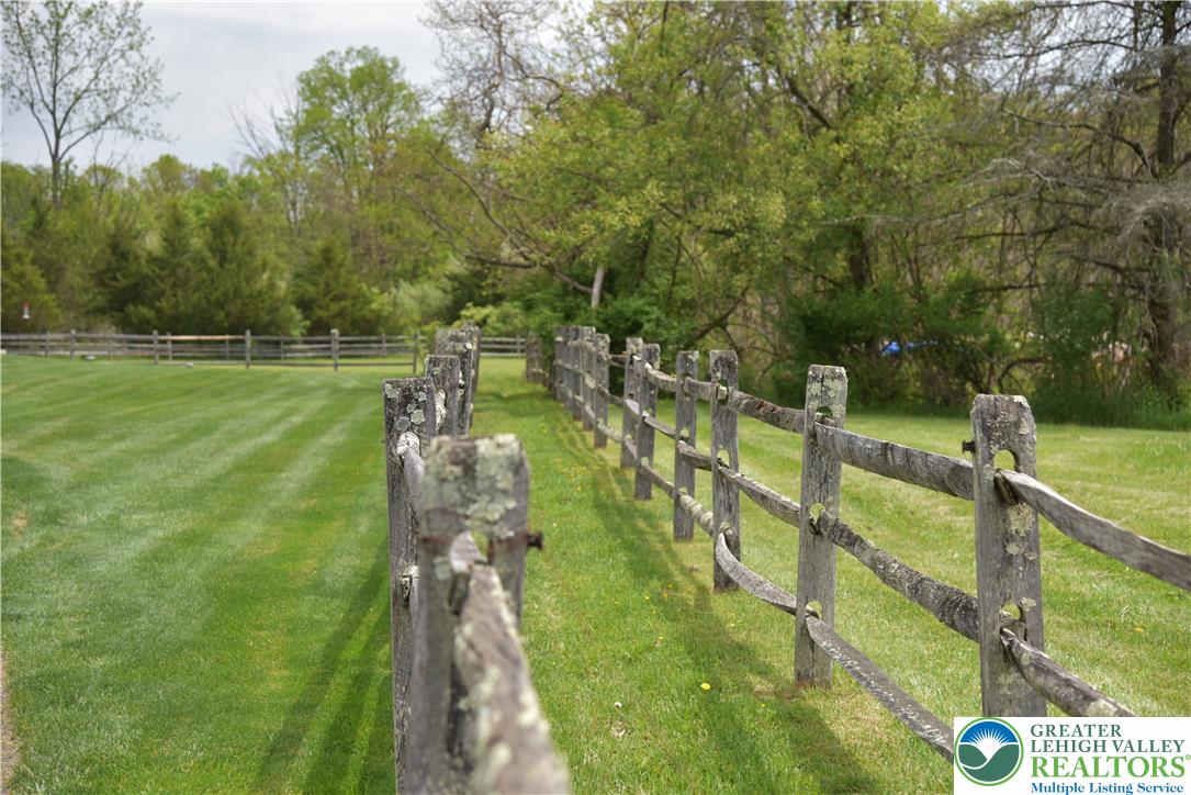 1084 Old School Rd Property Photo 19