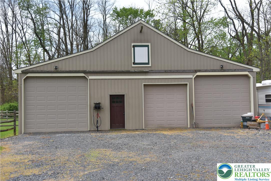 1084 Old School Rd Property Photo 20