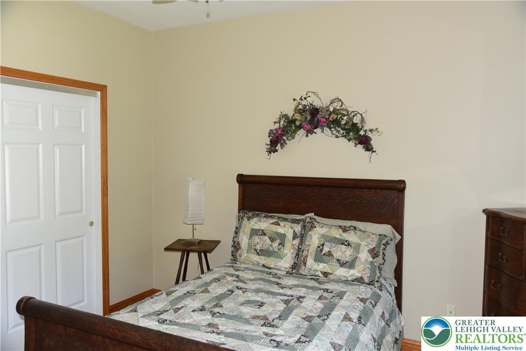 1084 Old School Rd Property Photo 32
