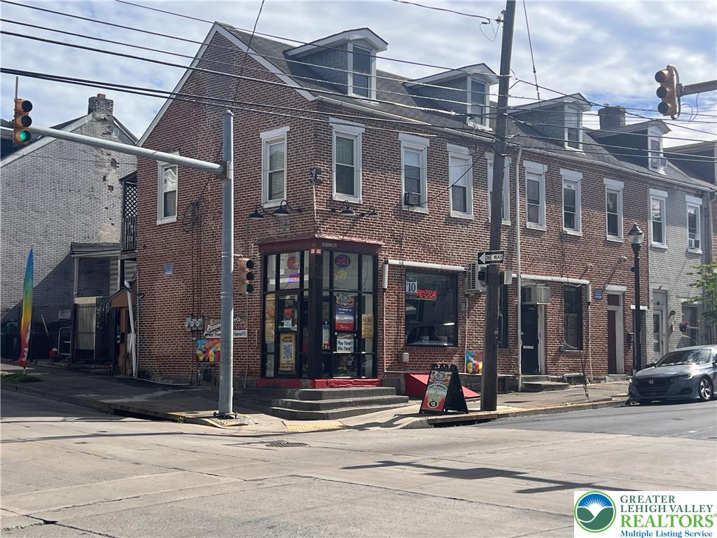 500 West Gordon Street Property Photo 1