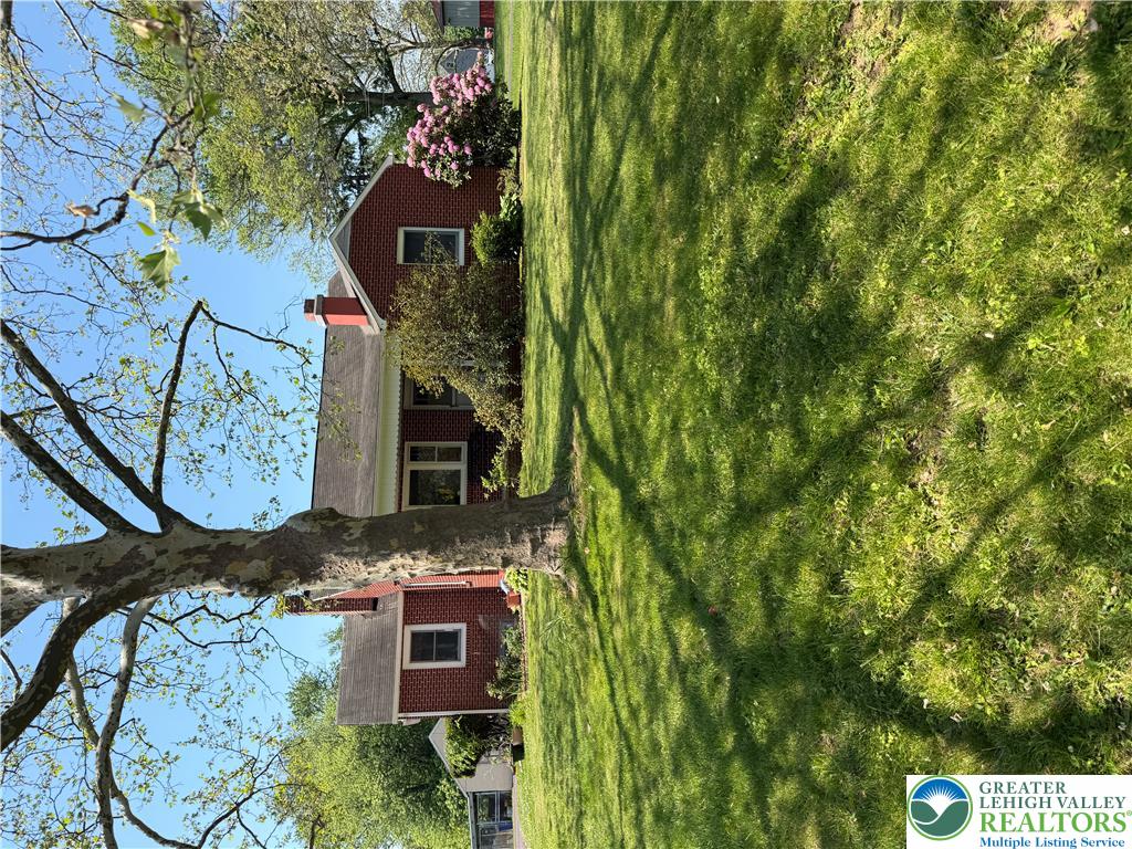 1340 Cowpath Road Property Photo 1