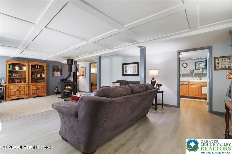 137 Outer Drive Property Photo 4